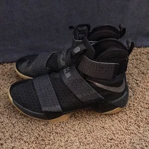 Lebron soldier 10